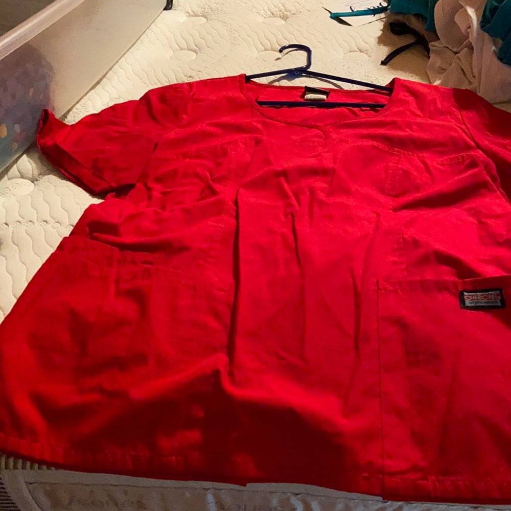 Cherokee scrub top